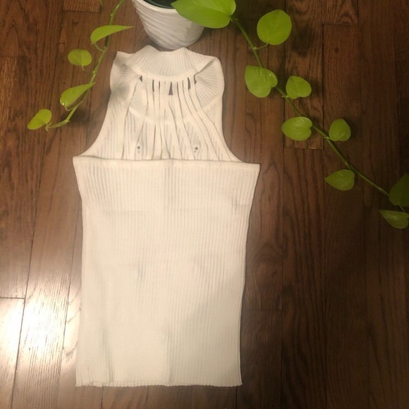 Top - Picture 2 of 2